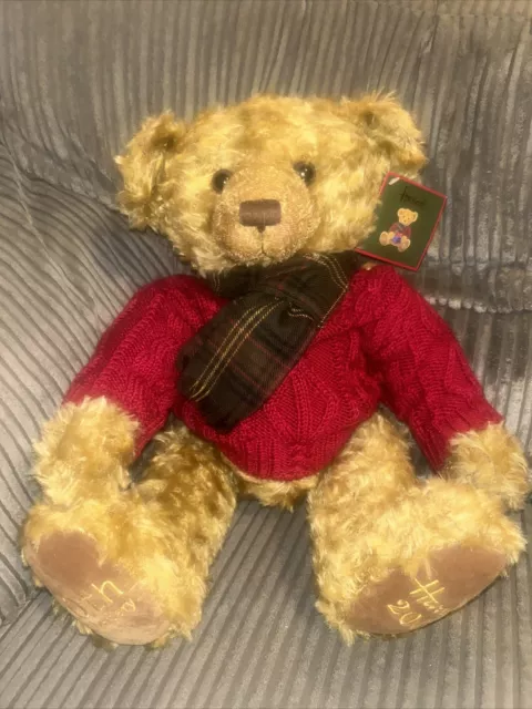 Nicolas - Harrods Christmas Teddy Bear, 20th Anniversary, Foot Dated 2005