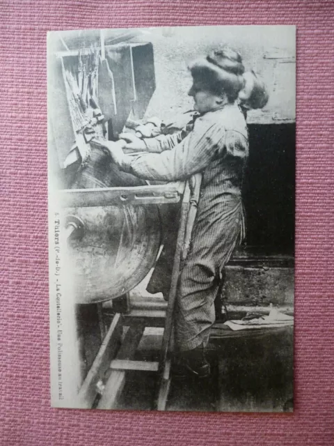 Antique postcard cpa Thiers - cutlery a polisher at work