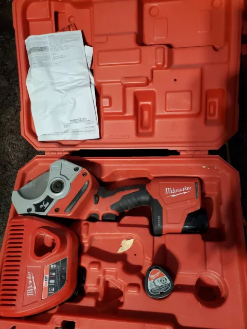Milwaukee M12 2470-21 12V Cordless Shear Kit and extra battery
