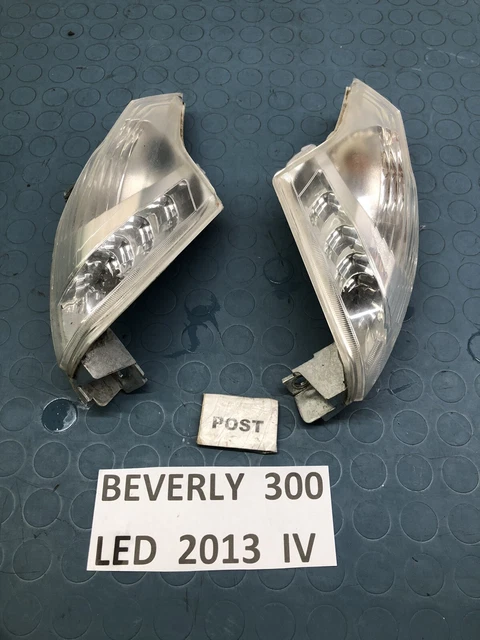 Coppia Frecce Posteriori Piaggio Beverly Ie 300 Led  2011 2016