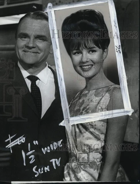 1965 Press Photo James Cagney & Pamela Tiffin in "One, Two, Three" Movie