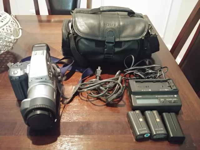 Sony Mavica MVC-FD95 2.1MP Digital Camera w/Charger/power supply  battery