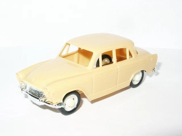 Jouet Ancien Clé Clément Gaget Simca Sport à Friction - échelle 1/32