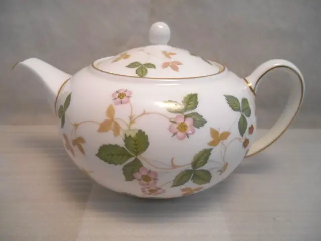 Large Tea Pot Wedgwood Wild Strawberry R4406 Bone China CRACKED For Display Only
