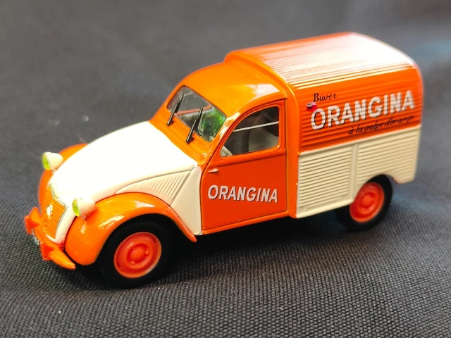 Miniature 1/43 Citroën 2CV AZU 1955 – Décoration Orangina – Norev/Hachette – Occasion Excellent État