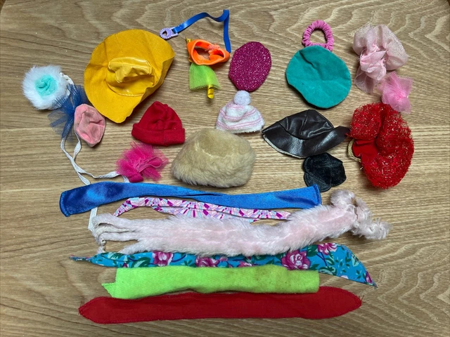 Lot De Bustes Et Accessoires De Poupées Barbie Mattel - Années 1990 - Pièces Détachées Occasion