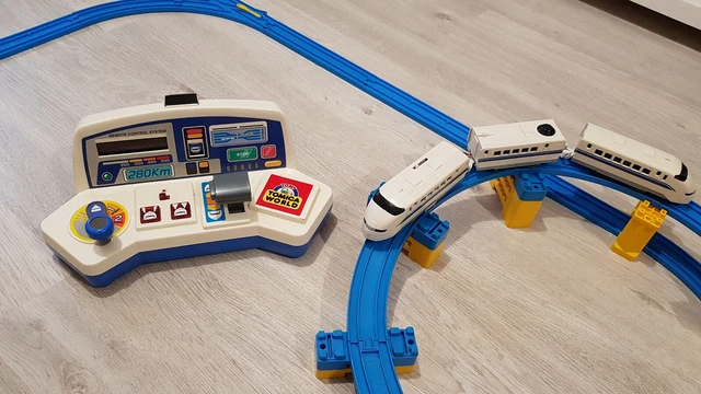 Circuit de train Tomica 7436 avec train télécommandé (rare) 3