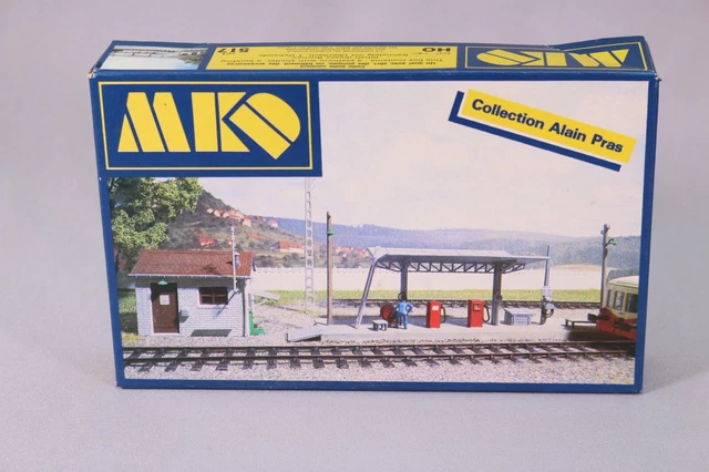 CB219 MKD ALAIN Pras maquette train Ho 517 Station service loco diesel autorail