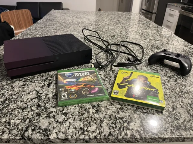 Xbox One S 1TB Console Fortnite Battle Royale Special Edition Bundle Purple  New Open Box (Mexico) - New Open Retail or Brown Box