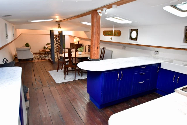 22 M Dutch Tjalk Liveaboard Houseboat-Grietje 3