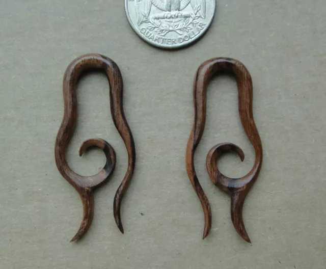 Pair Organic HANDCARVED TRIBAL TAIL HOOK SONO WOOD SPIRALS TALON EAR GAUGES PLUG
