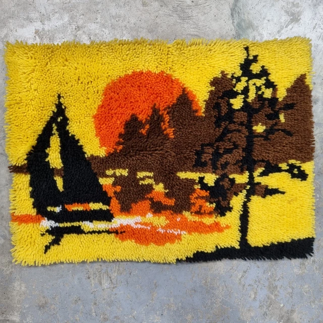 "Alfombra de pared de colección MCM gancho de pestillo hilo arte completo velero naranja puesta de sol 19"" x 27"
