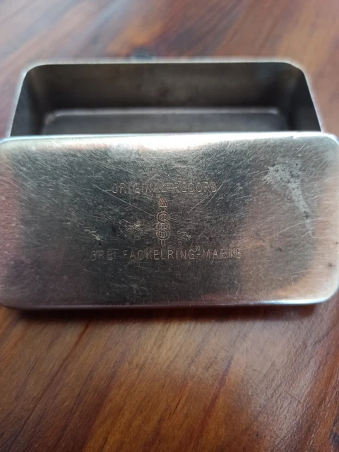 Antike Spritzen Box "  original Record " " Drei Fackelring-Marke " Metalldose