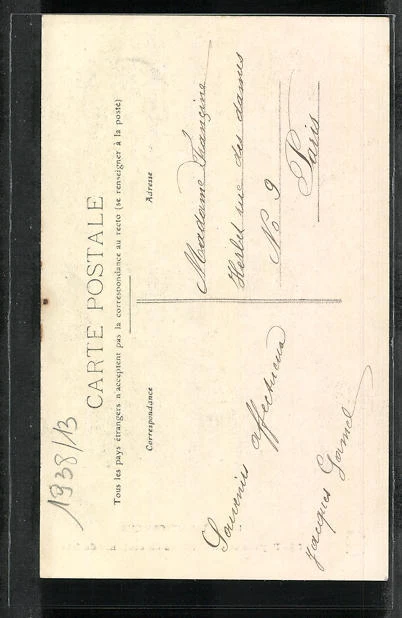 CPA Le Cantal Pittoresque, Paysanne du Carlades en costume de fete, Frau avec S 2