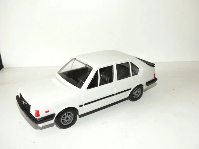 Miniature Stahlberg Volvo 360 GLE - 1/20 - Plastique - Finlande - Rare - 21 Cm