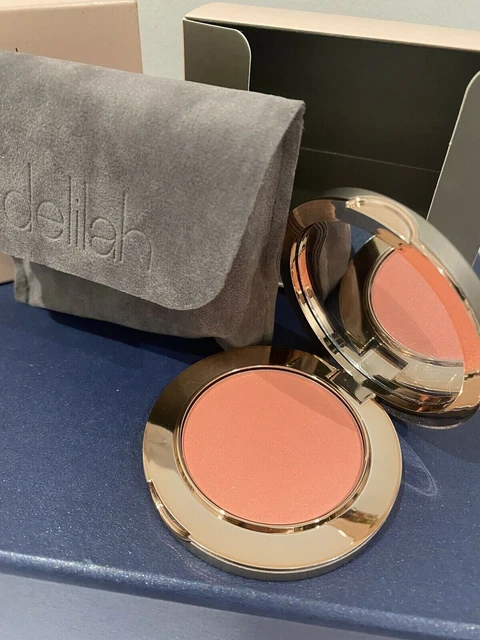 Polvo compacto Delilah rubor de color clementina