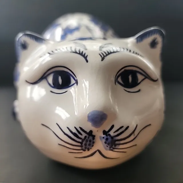 Vtg Cobalt Blue & White Chinoiserie Porcelain Cat Floral Chintz Design 10x5x5"