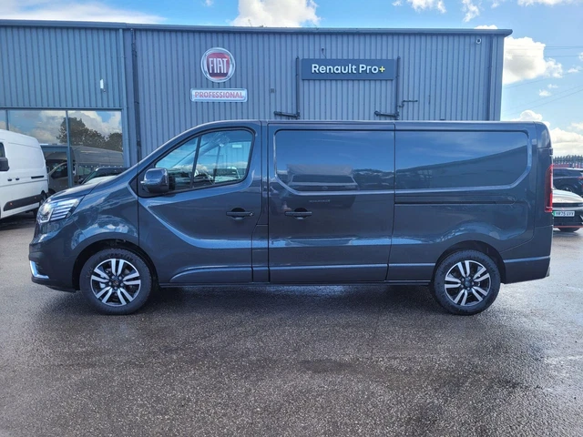 2026 RENAULT TRAFIC LL30 Blue dCi 150 Extra Sport [Safety] Van PANEL ...