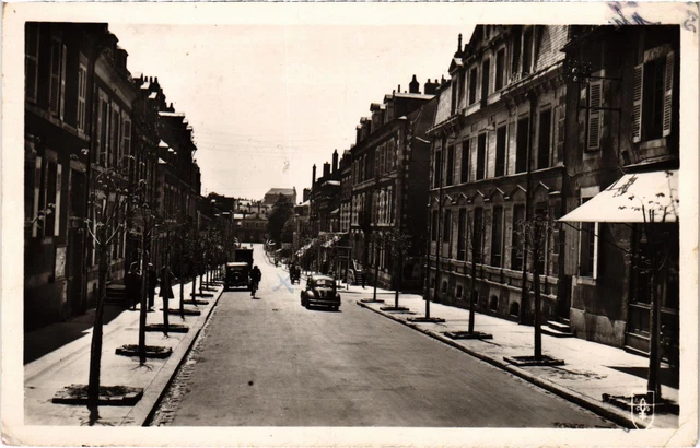 CPA NEVERS L'Avenue de la Gare Nievre (100265)