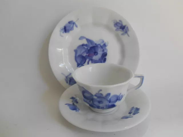 ROYAL COPENHAGEN blaue Blume Mokkatasse + UT