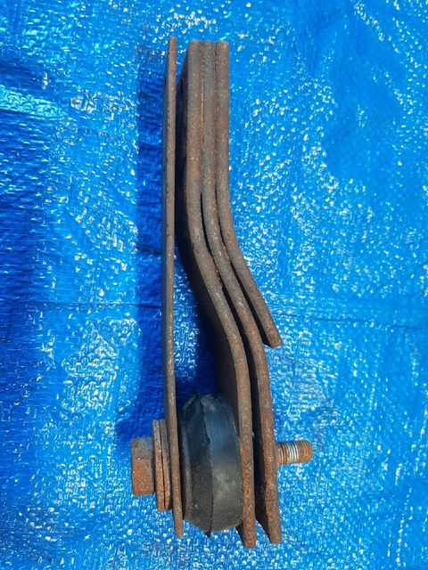 63 64 65 66 Ford 4 Speed Crossmember Spring Dampner Top T10 Transmission 63 64 65 66 Ford 4 Speed Crossmember Spring Dampner Top T10 Transmission
