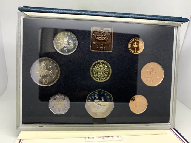 Great Britain Royal Mint 1983 Proof Coin Set in Original Holder Tones Beautiful!