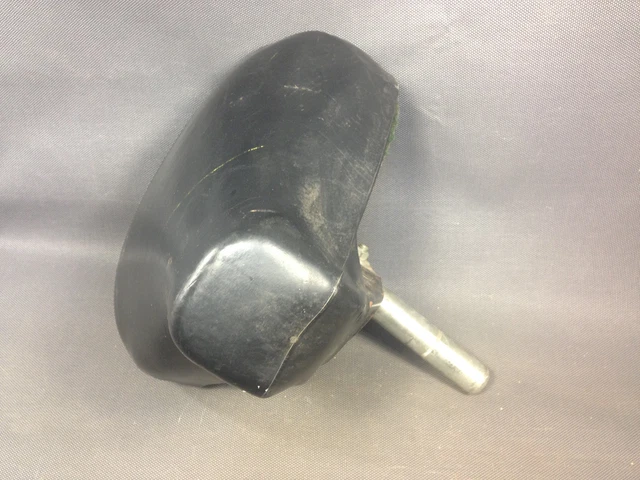 Ancienne selle de mobylette REYDEL avec antivol incorporé sans la clé