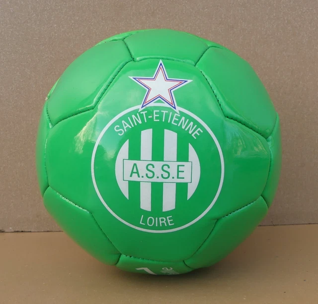 Ancien ballon de foot dégonflé Photo Stock - Alamy