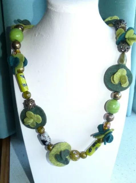 Jewellery Antiqued Gold Tone Bead & Lime Green Felt Floral Bead Necklace 359