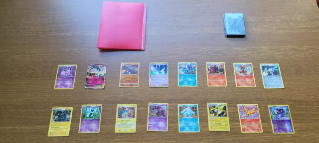 1 Lot de 16 cartes Pokémon dont 8 Holo + 1 album de rangement + 12 protections