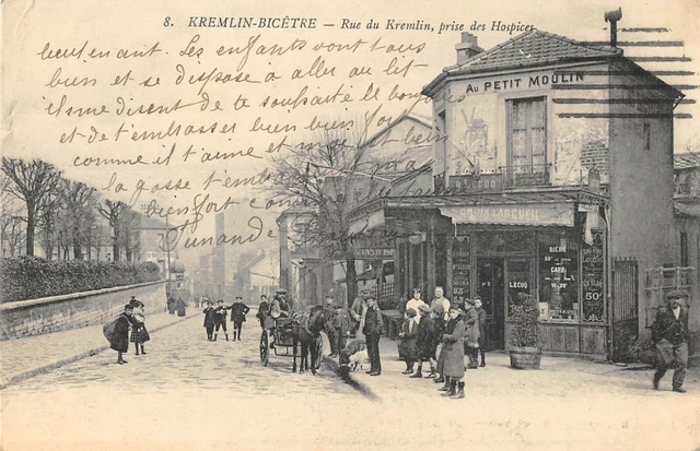 CPA 94 KREMLIN BICETRE RUE DU KREMLIN PRISE DES HOSPICES (cliché pas courant