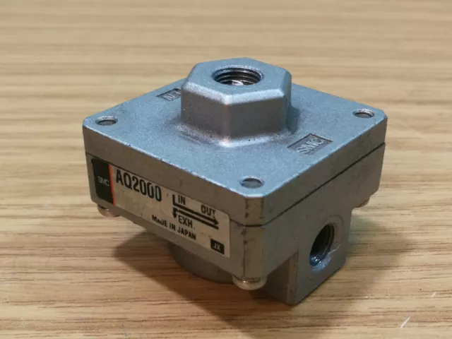 "Valvola di scarico rapido SMC 1/8" BSP AQ2000 *