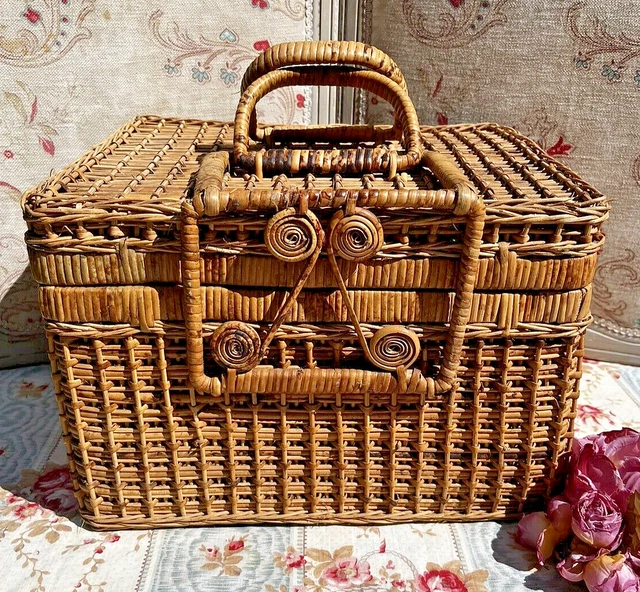 Panier En Osier Pour Chat Années 70 - Vintage, Occasion En Bon État, Design Rétro Et Solide