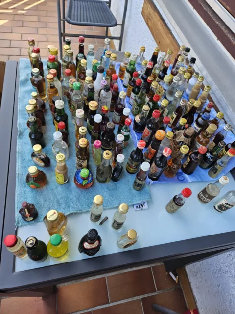 Miniatur Schnapsflaschen,  ca. 120 Stück, ungeöffnet