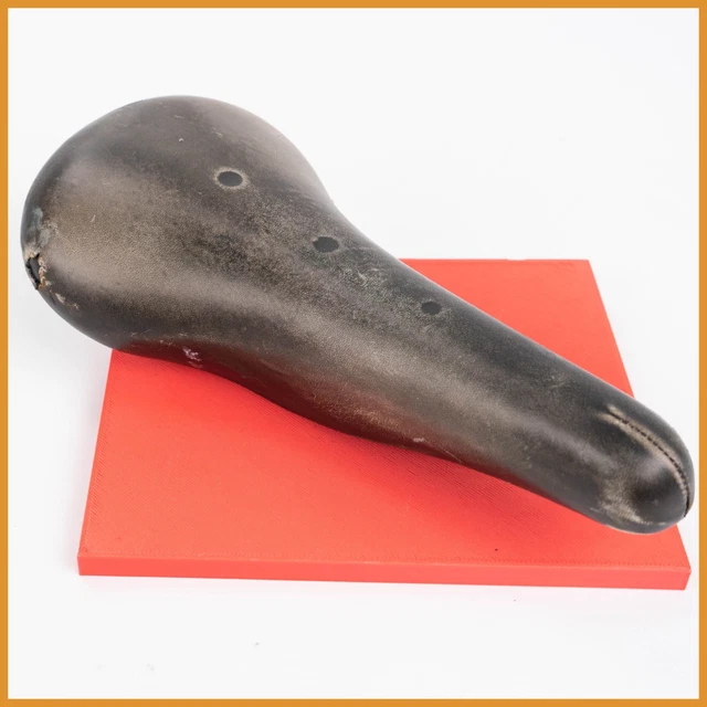 Selle Vélo Ancienne En Cuir Marron – Authentique Et Patinée