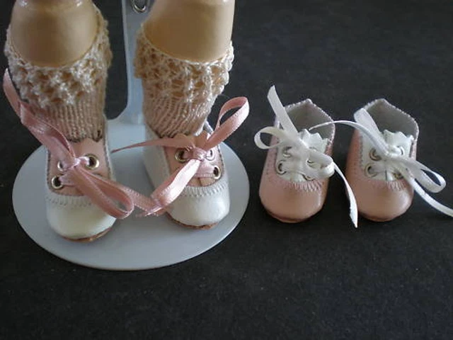 CHAUSSURES bicolores en CUIR pour/de POUPEE  BLEUETTE - .DOLL SHOES 4cm G.BRAVOT