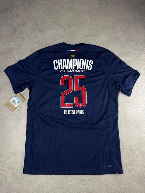 Maillot Home PSG - Élégance Parisienne, Confort et Qualité