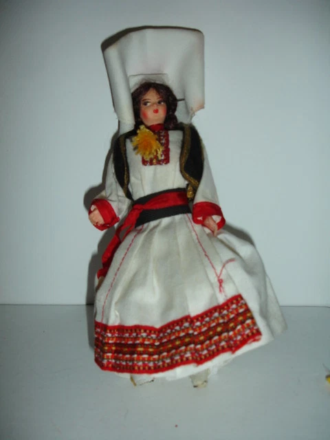 Ancienne poupée miniature costume Folklorique de collection Berger Cape