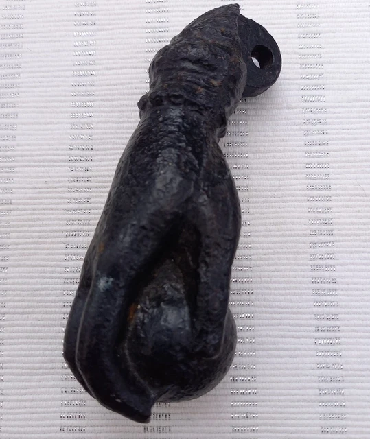 Ancien Heurtoir De Porte En Fonte Forme Main Avec Boule