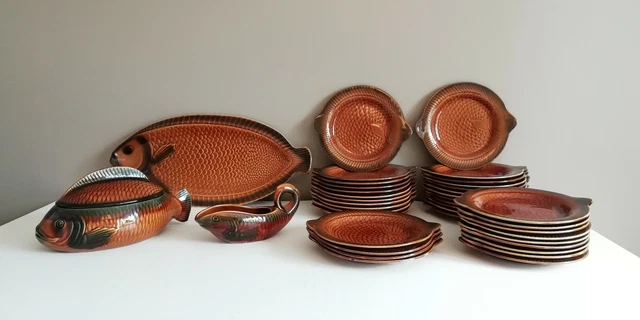 39 x VINTAGE FISH PLATES , PLATTER & POTS FRENCH MAJOLICA  - SARREGUEMINES