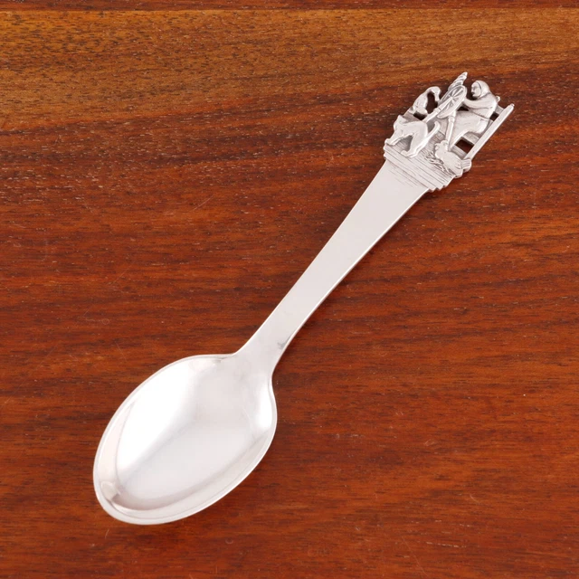 Cuchara De Plata Sorensen Danesa 830 Niño Joven Anciana Tejiendo Gato Gallo Pato