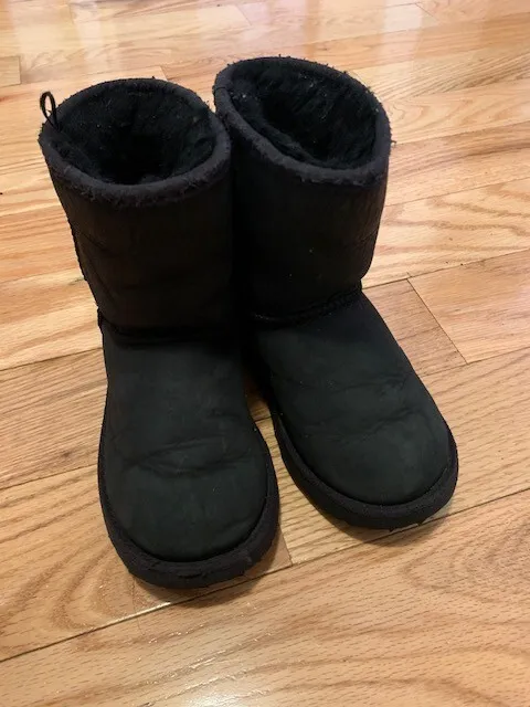 UGG Kids T Classic II Boots (Toddler/Little Kid) Boots Black Size 10