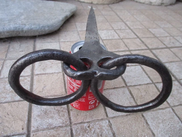 Antique Wrought Iron Strong Tethering Double Ring on Pin Game Hook Old Hardware 9