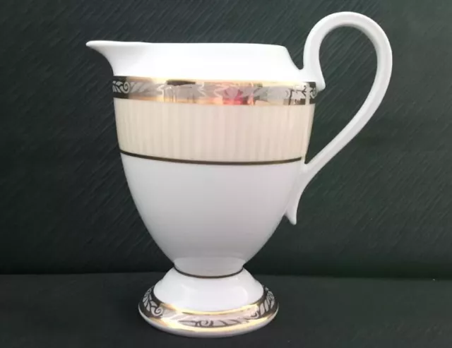 Pot à lait crémier Médard de Noblat porcelaine Limoges modèle Madison