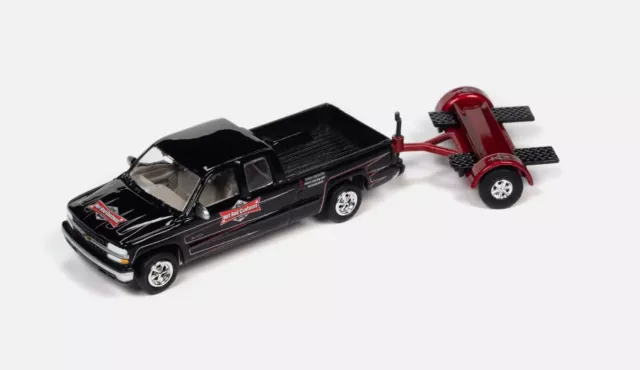 2022 Chevrolet Silverado  + Car Tow Trailer  *RR* Johnny Lightning Tow&GO 1:64