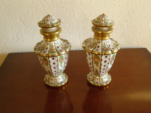 Deux Flacons A Parfum En Faience Xixeme Manufacture A Decouvrir