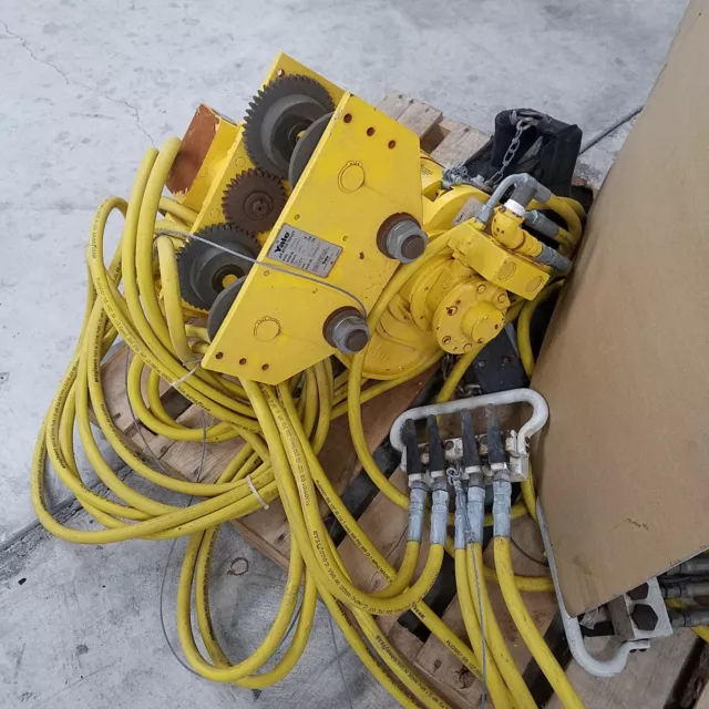 Yale FADT03 Air Driven Chain Hoist, 1-1/2 Ton, 3000lb Cap., 60 FPM - USED