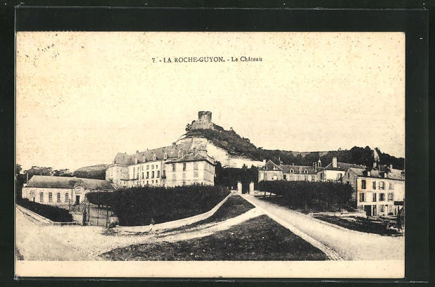 CPA La Roche-Guyon, Vue sur le CHateau