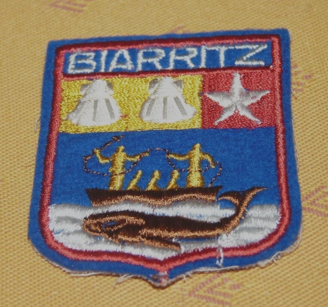 Pin's Insigne Blason De Biarritz – Émail – Occasion