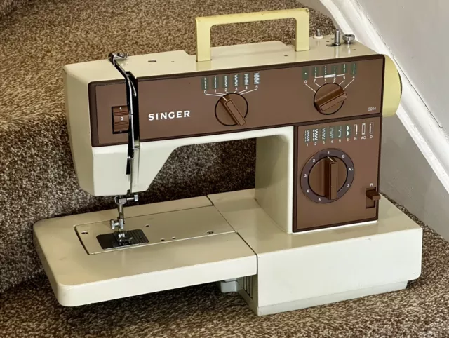 Vintage Singer 3014 Sewing Machine